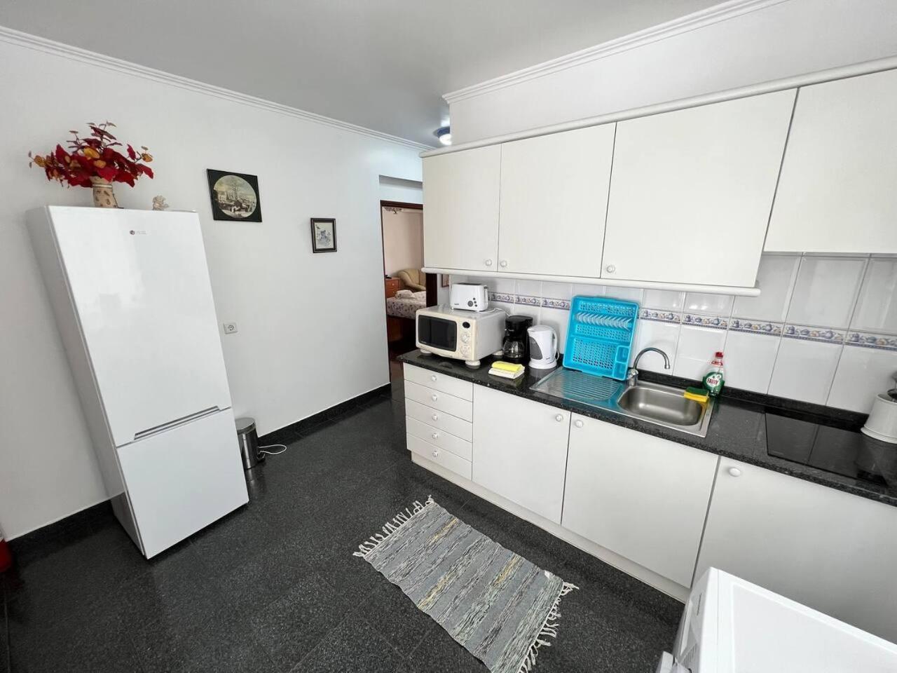 Comfortable 2-Bedroom Apartment For Relaxing Stays فونشال المظهر الخارجي الصورة