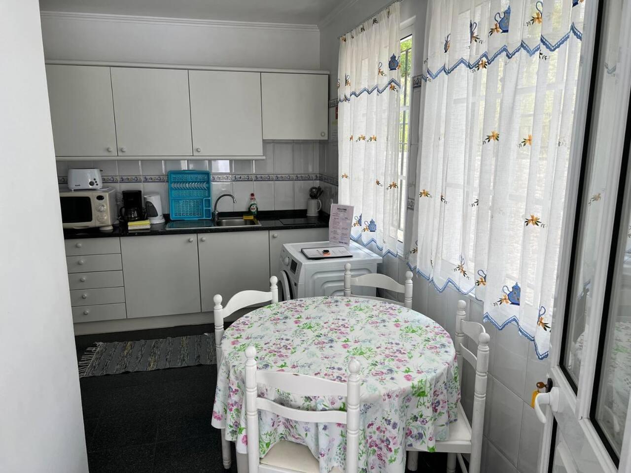 Comfortable 2-Bedroom Apartment For Relaxing Stays فونشال المظهر الخارجي الصورة